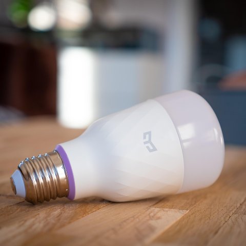 Zdjęcie: Smart oświetlenie w domu: Philips Hue kontra IKEA Tradfri – co wybrać w 2026?